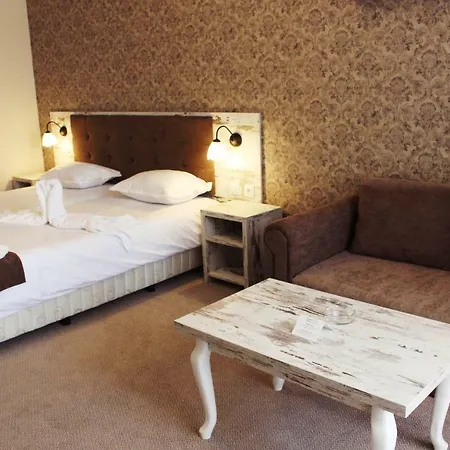 Paraiso Theopolis 3*