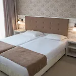 Хотел Paraiso Theopolis 3*