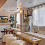 Хотел Paraiso Theopolis Обзор