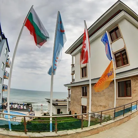 Paraiso Theopolis Обзор