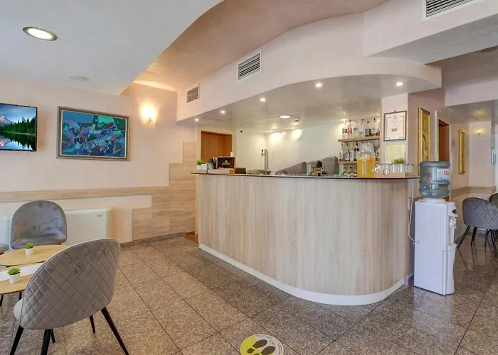 Paraiso Theopolis Отель