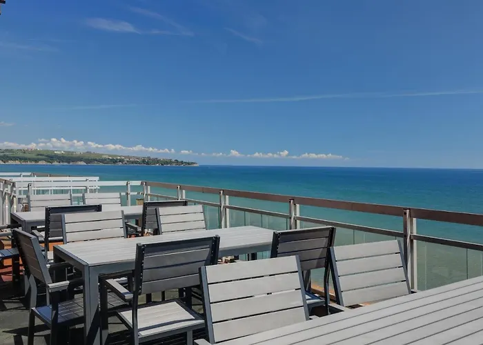 Paraiso Theopolis Отель